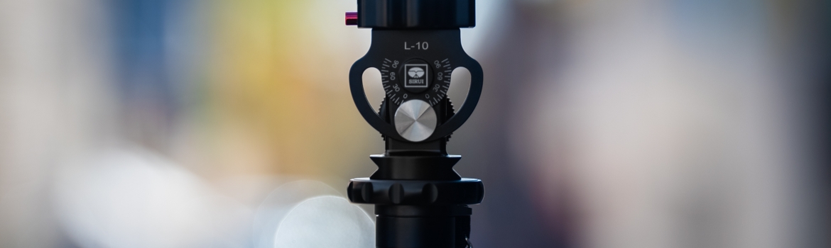 Monopods with Tilt Heads