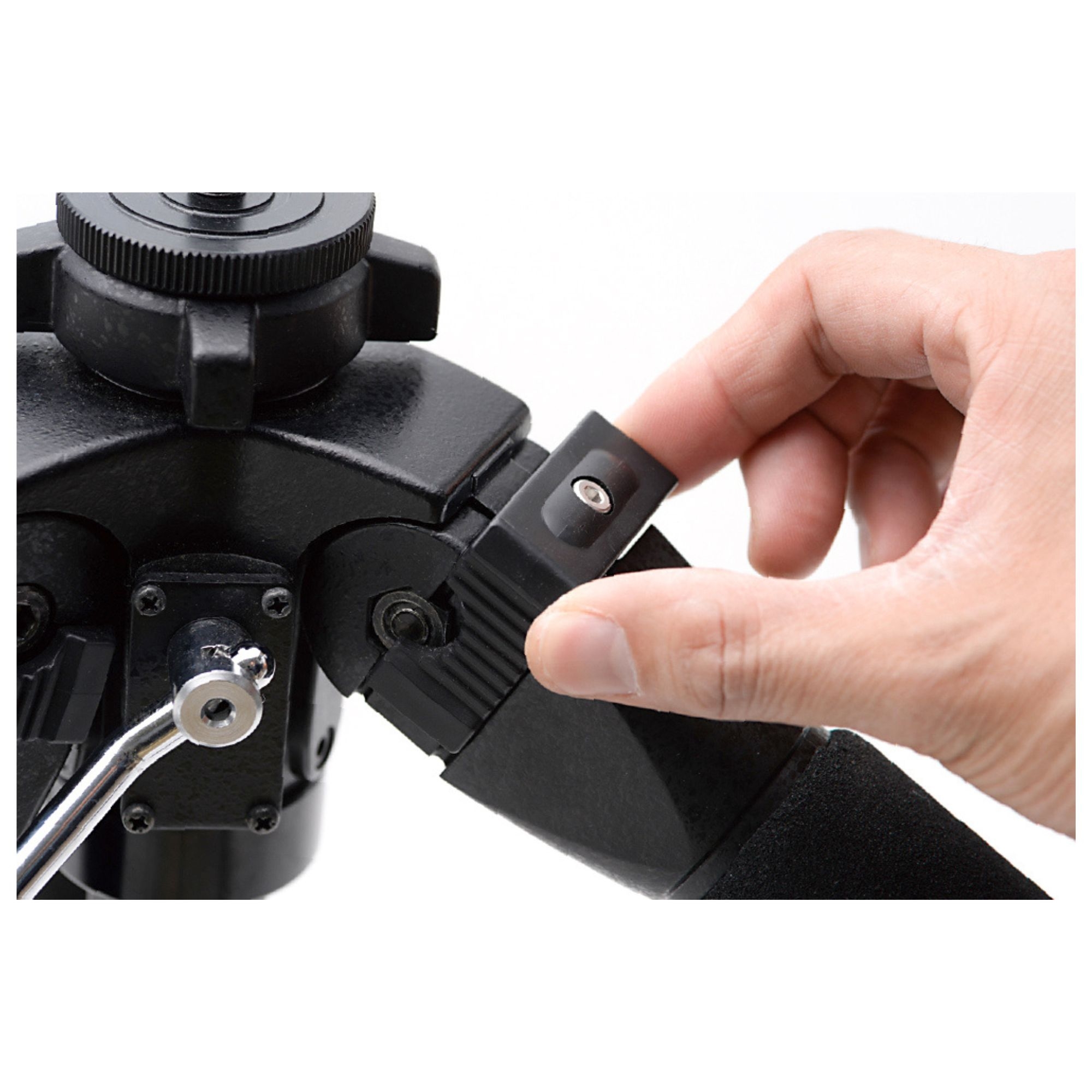 Slik Pro 400DX Tripod legs with case £129.00 Castle Cameras