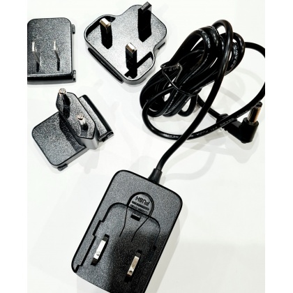 Hahnel ProCube2 AC/DC adapter with three plugs Hahnel ProCube2 AC/DC adapter with three plugs