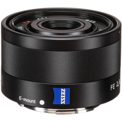 Sony FE 35mm f2.8 Zeiss Sonnar lens Sony FE 35mm f2.8 Zeiss Sonnar lens