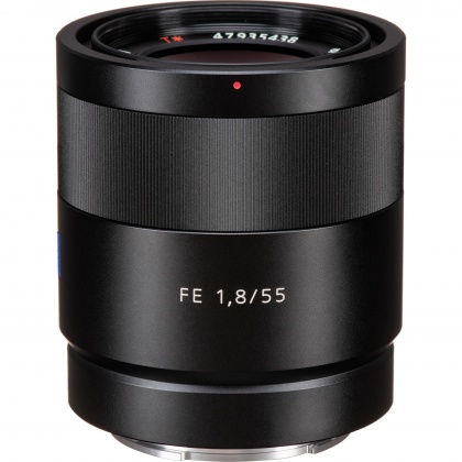 Sony FE 55mm f1.8 Zeiss Sonnar lens Sony FE 55mm f1.8 Zeiss Sonnar lens
