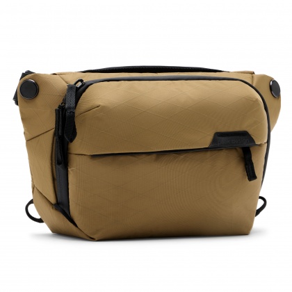 Peak Design Everyday Sling Bag 3L v2, Coyote Peak Design Everyday Sling Bag 3L v2, Coyote