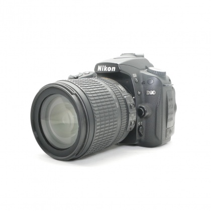 Used Nikon D90 DSLR with 18-105mm lens Used Nikon D90 DSLR with 18-105mm lens