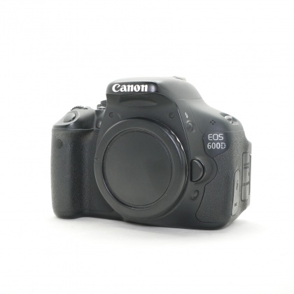 Used Canon EOS 600D DSLR body Used Canon EOS 600D DSLR body