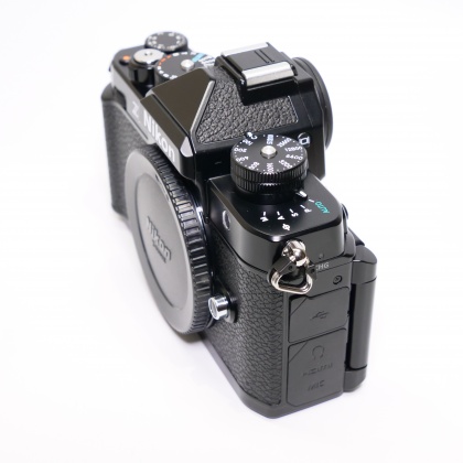 Used Nikon Zf Full frame Mirrorless camera body Used Nikon Zf Full frame Mirrorless camera body