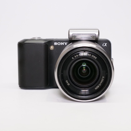 Used Sony NEX-3 Mirrorless camera with 18-55mm lens