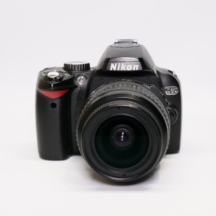 Used Nikon D60 DSLR with 18-55mm lens