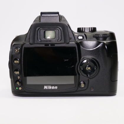 Used Nikon D60 DSLR with 18-55mm lens