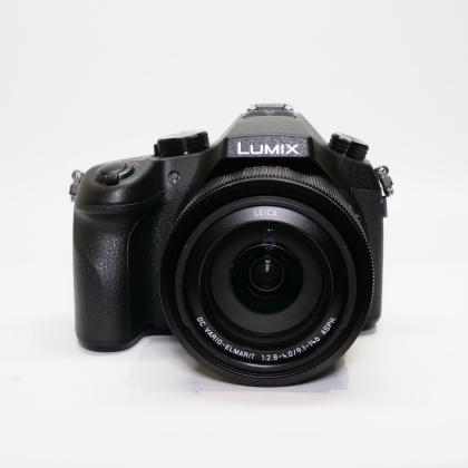Used Panasonic Lumix FZ1000 bridge camera Used Panasonic Lumix FZ1000 bridge camera