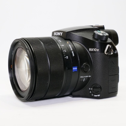 Used Sony RX10 Mk IV bridge camera Used Sony RX10 Mk IV bridge camera