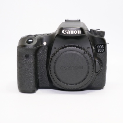 Used Canon EOS 70D DSLR body Used Canon EOS 70D DSLR body