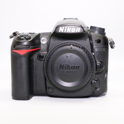 Used Nikon D7000 DSLR body