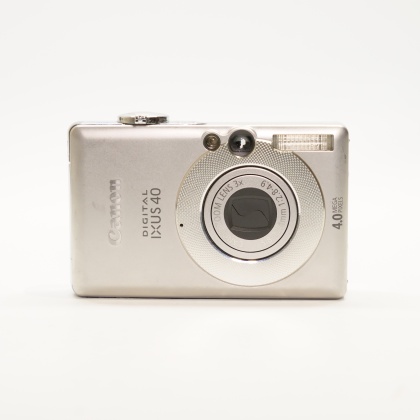 Used Canon Ixus 40 digital compact camera Used Canon Ixus 40 digital compact camera