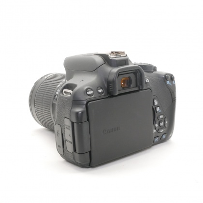 Used Canon EOS 700D DSLR with 18-55mm lens Used Canon EOS 700D DSLR with 18-55mm lens