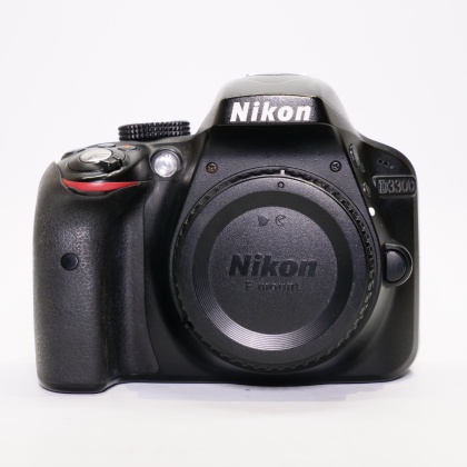 Used Nikon D3300 DSLR body Used Nikon D3300 DSLR body
