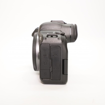 Used Canon EOS R6 Full frame Mirrorless camera body