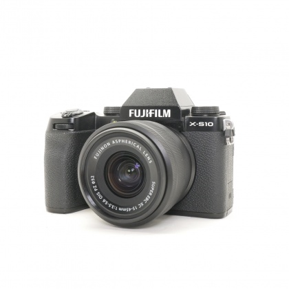 Used Fujifilm X-S10 with XC 15-45mm F3.5-5.6 OIS PZ lens Used Fujifilm X-S10 with XC 15-45mm F3.5-5.6 OIS PZ lens
