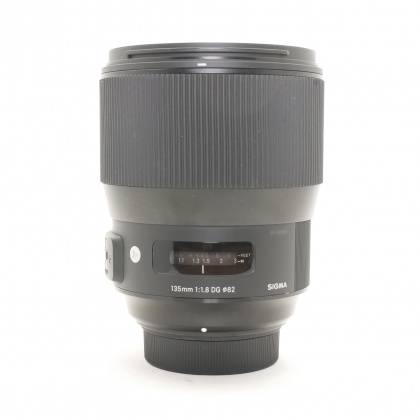 Used Sigma 135mm f1.8 DG HSM Art lens for Nikon