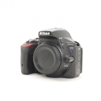 Used Nikon D5500 DSLR body