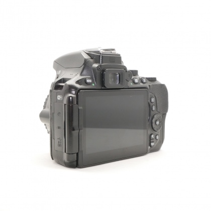Used Nikon D5500 DSLR body