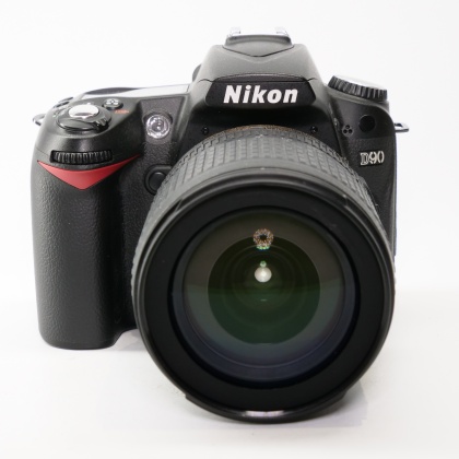 Used Nikon D90 DSLR with 18-105mm lens Used Nikon D90 DSLR with 18-105mm lens