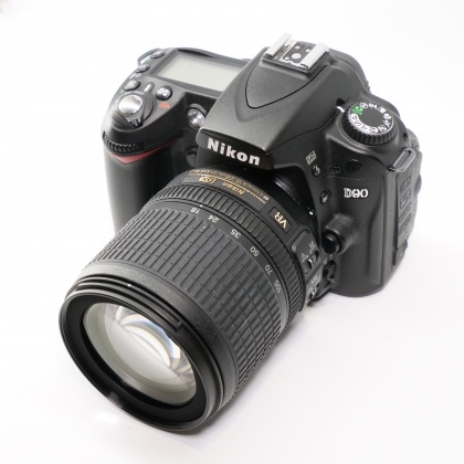 Used Nikon D90 DSLR with 18-105mm lens Used Nikon D90 DSLR with 18-105mm lens