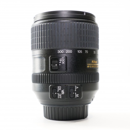 Used Nikon 18-300mm f3.5-6.3 ED VR lens
