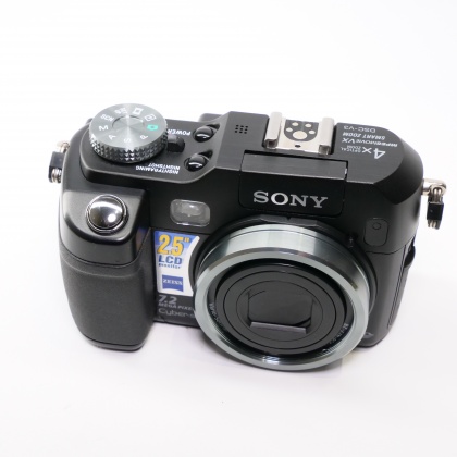 Used Sony Cybershot DSC-V3 digital compact camera