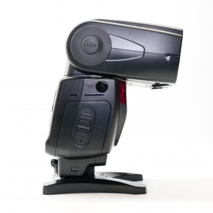 Used Nikon SB-700 speedlight with Yungnuo remote trigger