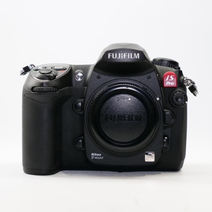 Used Fujifilm FinePix IS Pro Full-spectrum DSLR body
