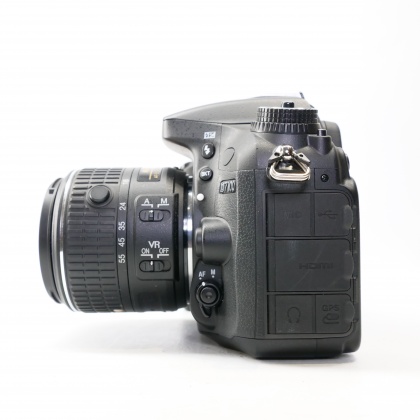 Used Nikon D7100 DSLR with 18-55mm lens
