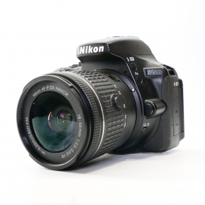 Used Nikon D5600 DSLR with 18-55mm lens