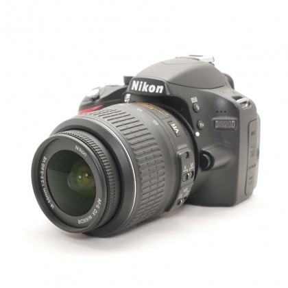 Used Nikon D3200 DLSR with 18-55mm lens