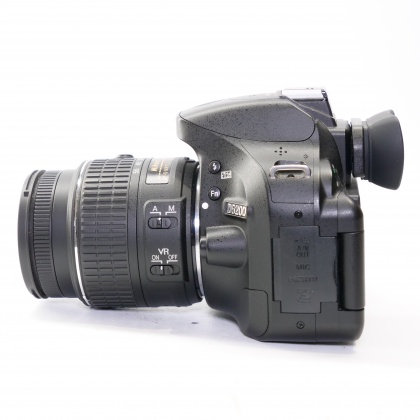 Used Nikon D5200 DSLR with 18-55mm lens