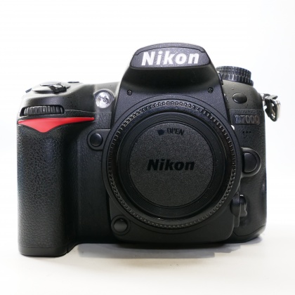Used Nikon D7000 DSLR body