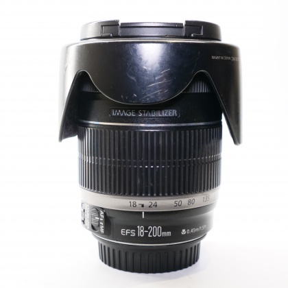 Used Canon EF-S 18-200mm f3.5-5.6 IS lens Used Canon EF-S 18-200mm f3.5-5.6 IS lens