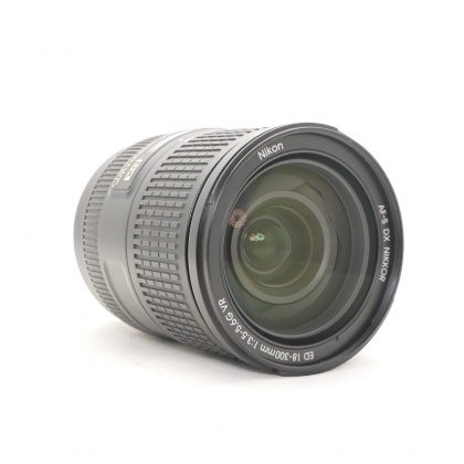 Used Nikon AF-S 18-300mm 3.5-5.6 G ED VR lens Used Nikon AF-S 18-300mm 3.5-5.6 G ED VR lens