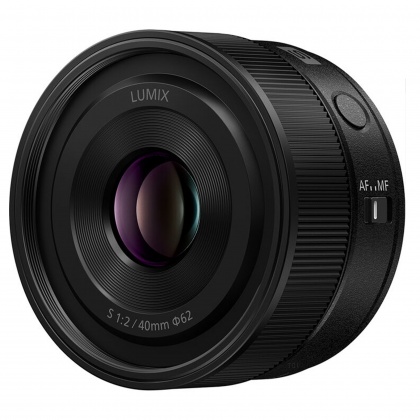 Panasonic Lumix S 40mm f2 lens