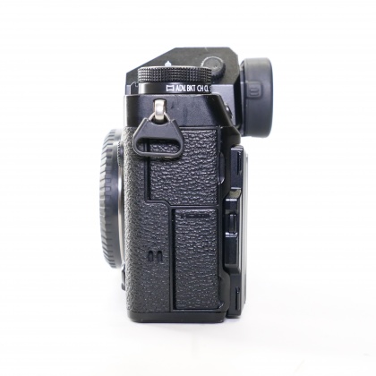 Used Fujifilm X-T5 Mirrorless camera body, black Used Fujifilm X-T5 Mirrorless camera body, black