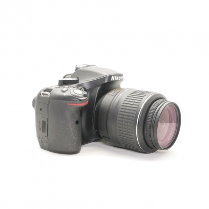 Used Nikon D5200 DSLR with 18-55mm lens