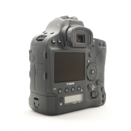 Used Canon EOS 1DX Mk II Full-frame DSLR body Used Canon EOS 1DX Mk II Full-frame DSLR body