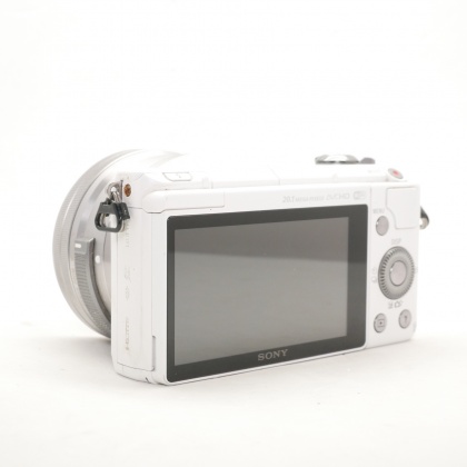 Used Sony A5000 Mirrorless camera with 16-50mm lens, white