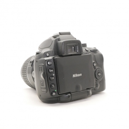 Used Nikon D5000 DSLR with 18-55mm lens