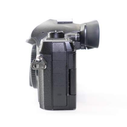 Used Olympus OM-1 Mirrorless camera body