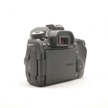 Used Canon EOS 80D DSLR body Used Canon EOS 80D DSLR body