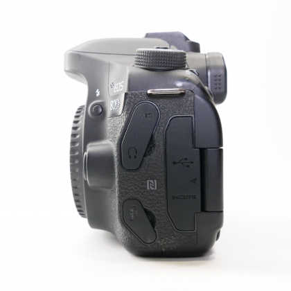 Used Canon EOS 80D DSLR body Used Canon EOS 80D DSLR body