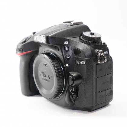 Used Nikon D7200 DSLR body Used Nikon D7200 DSLR body