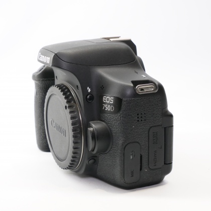 Used Canon EOS 750D DSLR body Used Canon EOS 750D DSLR body