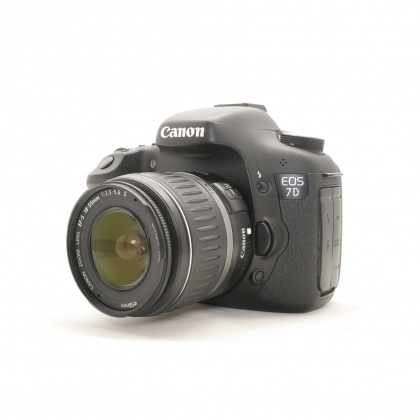 Used Canon EOS 7D DSLR with 18-55mm lens Used Canon EOS 7D DSLR with 18-55mm lens