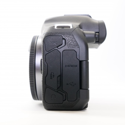 Used Canon R7 Mirrorless camera body Used Canon R7 Mirrorless camera body